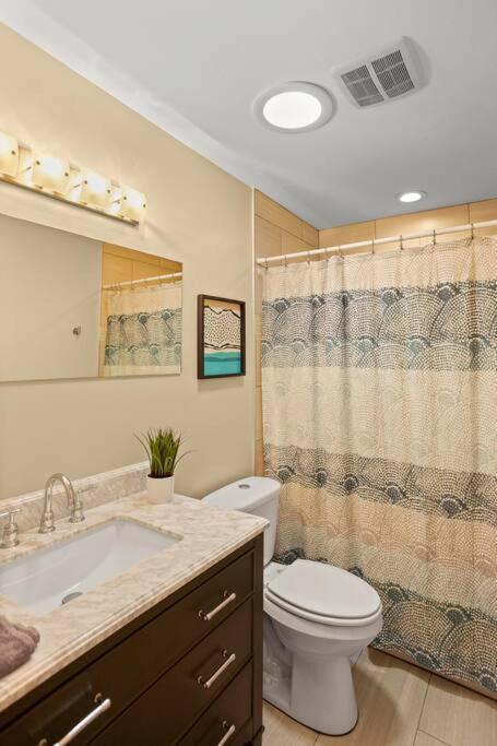 Uf Sunshine House - Patio & Bbq - Chef Kitchen - Ev Car Station - Upscale Neighborhood! Hébergement de vacances Gainesville